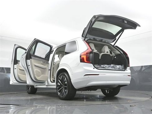 New 2026 Volvo XC90 T8 Ultra image 56