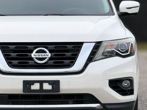 Used 2017 Nissan Pathfinder SL w/ SL Tech Package FWD image 12