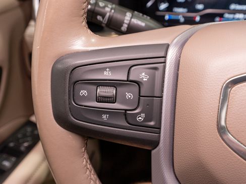 Used 2023 GMC Yukon Denali AWD/4WD image 30