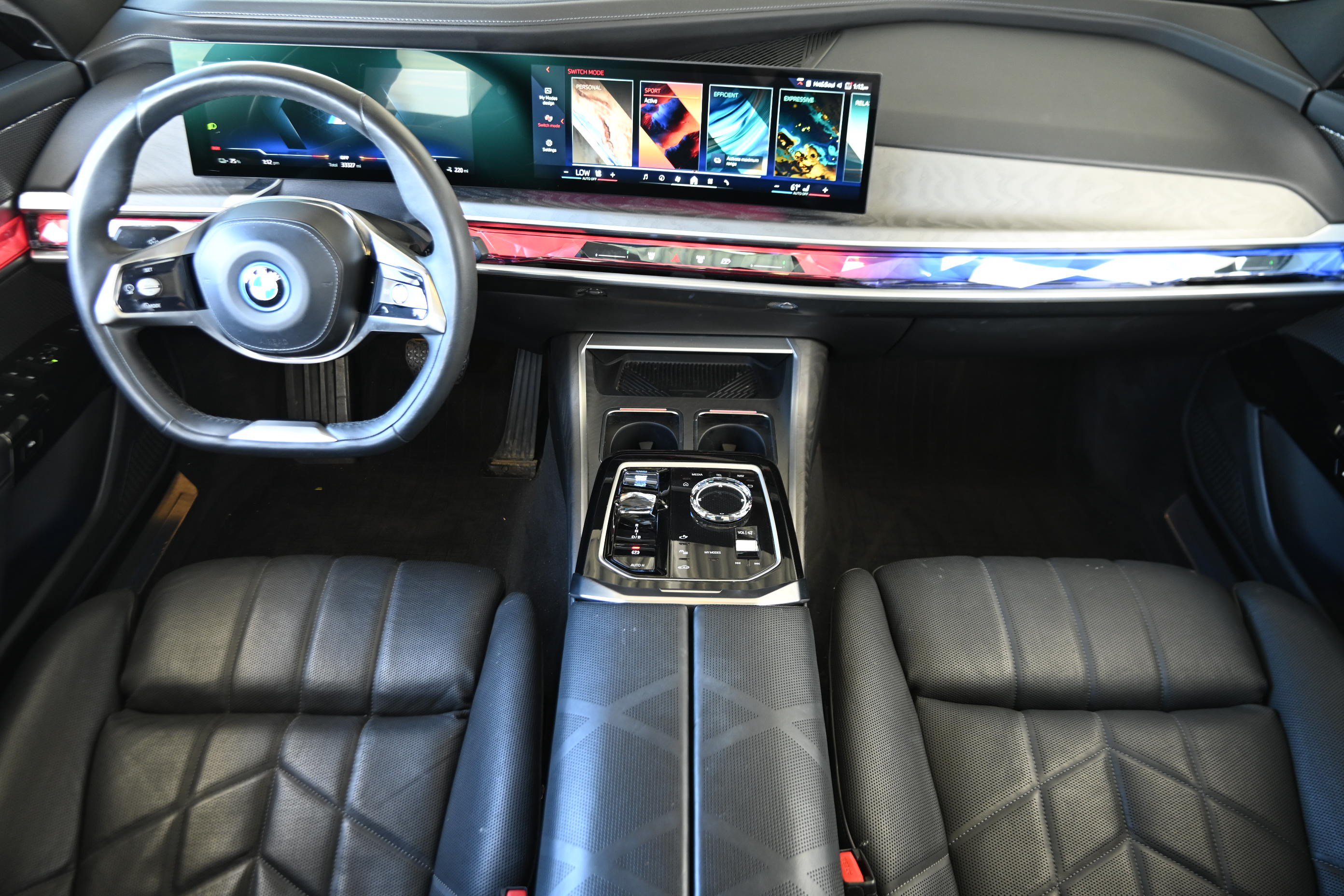 Certified 2024 BMW i7 xDrive60 AWD/4WD image 15