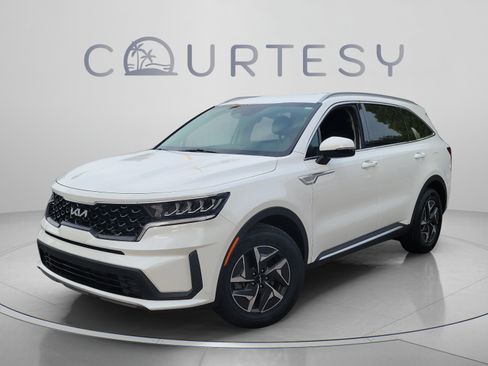 Certified 2022 Kia Sorento S FWD image 1