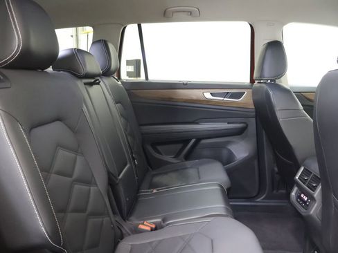 Used 2024 Volkswagen Atlas SE image 24