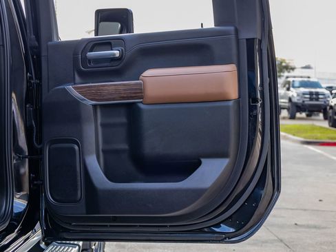 Used 2021 Chevrolet Silverado 3500 High Country image 39