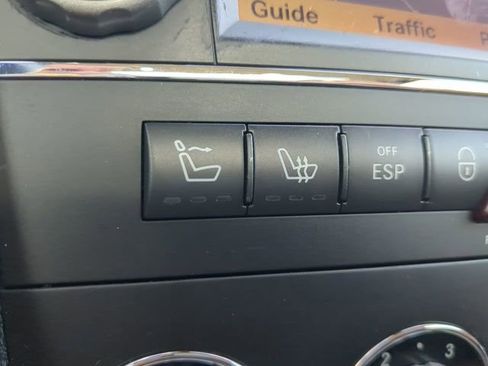 Used 2011 Mercedes-Benz SLK 350 image 18