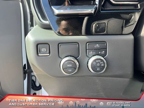 New 2025 GMC Sierra 1500 Elevation image 23