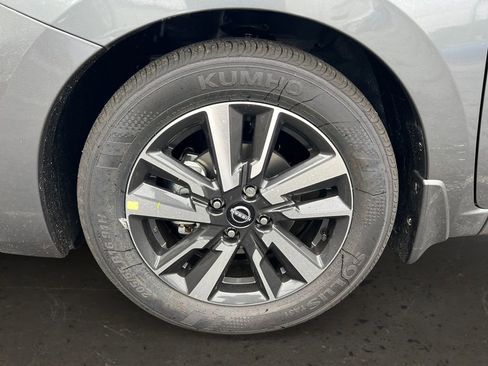 Used 2025 Nissan Versa SV w/ Trunk Package image 27