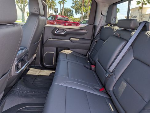 New 2026 GMC Sierra 1500 SLT w/ SLT Premium Plus Package AWD/4WD image 17