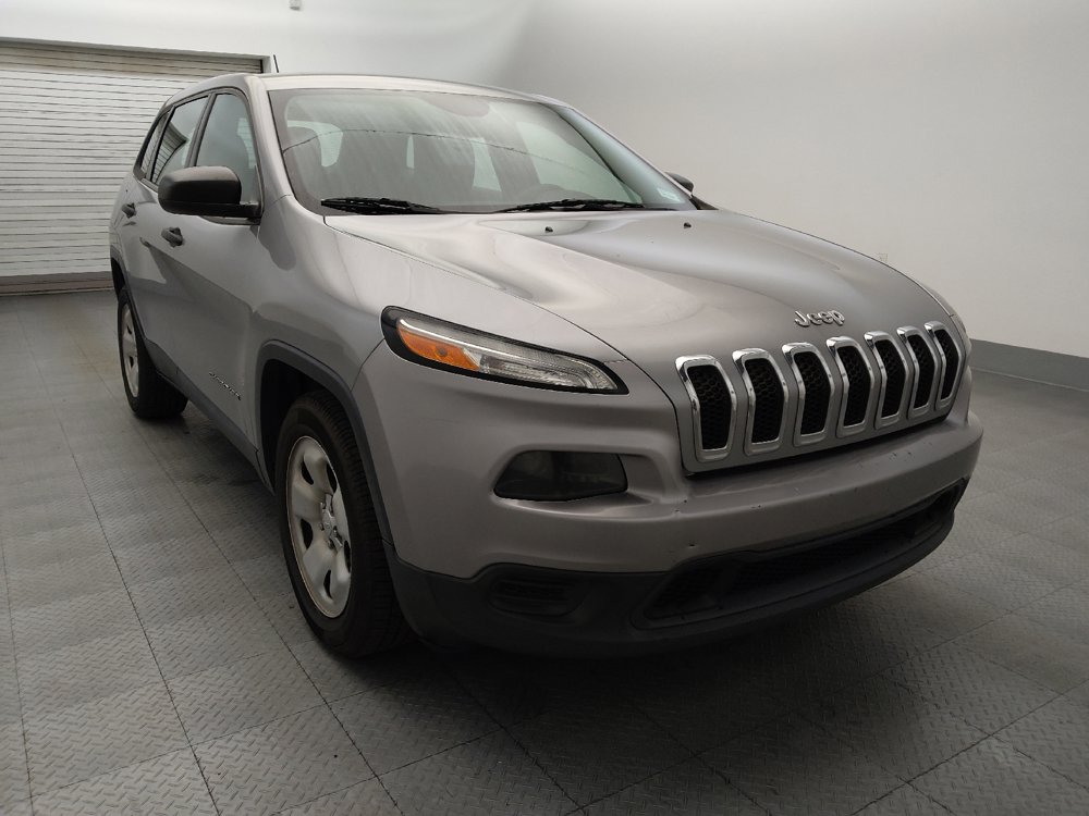 Used 2017 Jeep Cherokee Sport FWD image 13