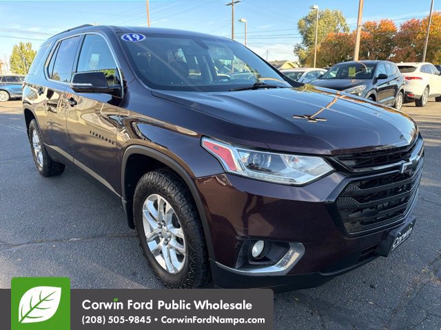 Used 2019 Chevrolet Traverse LT w/ LPO, Blackout Package AWD/4WD image 3