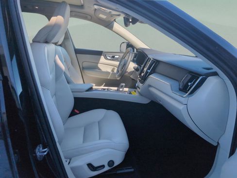 Used 2024 Volvo XC60 T8 Plus w/ Protection Package Premier image 12