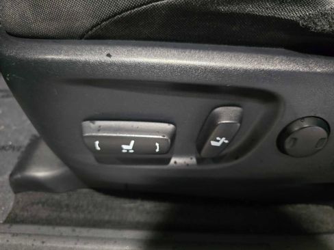 Used 2015 Toyota 4Runner SR5 AWD/4WD image 23