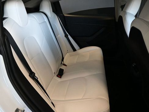 Used 2023 Tesla Model 3 Standard Range RWD image 17