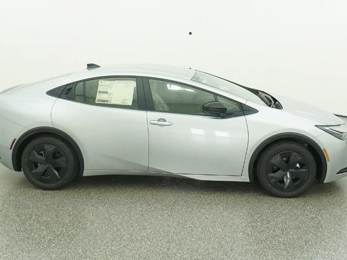 New 2026 Toyota Prius LE image 11