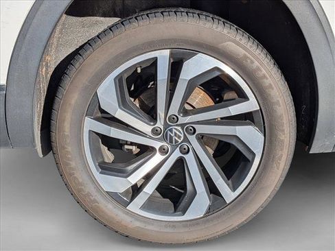 Used 2021 Volkswagen Atlas SEL Premium image 25