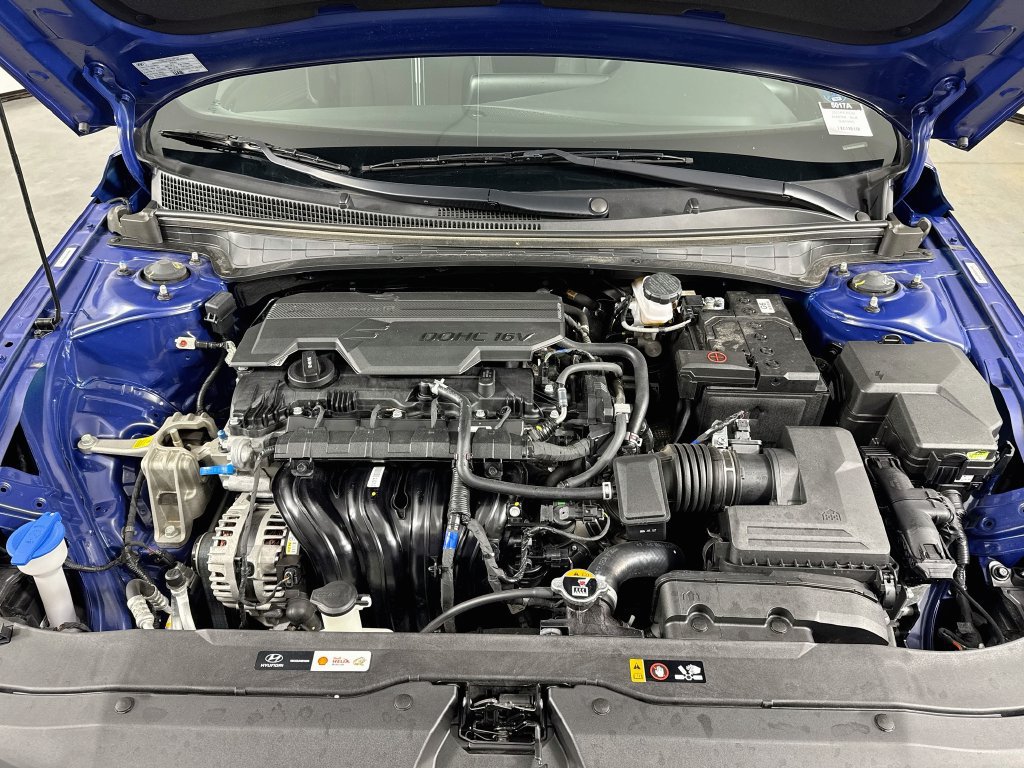Used 2025 Hyundai Elantra Sport FWD image 29