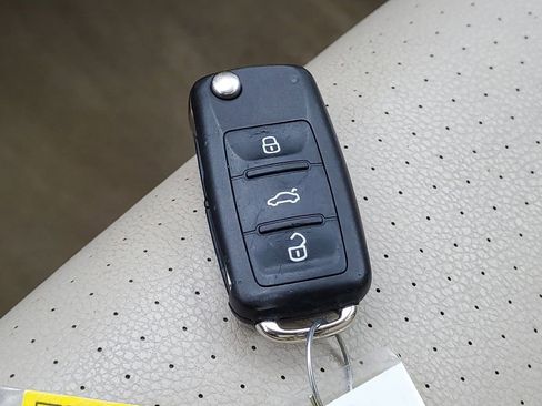 Used 2014 Volkswagen Passat 1.8T SE image 26