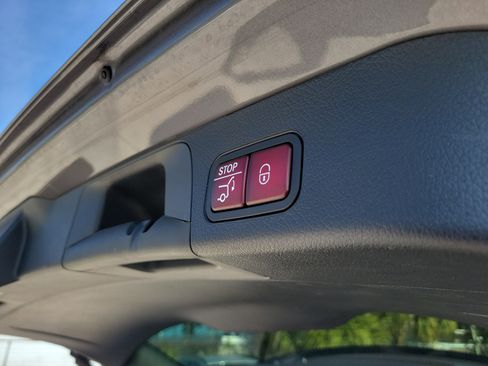 Certified 2025 Mercedes-Benz GLB 35 AMG 4MATIC image 10