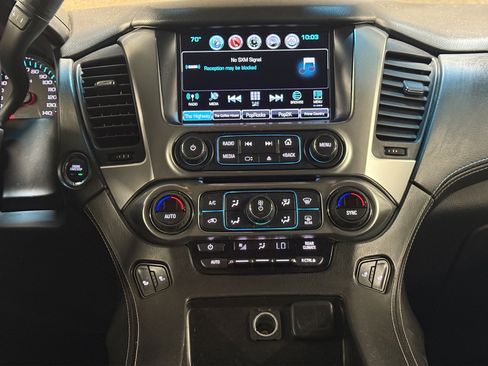 Used 2017 Chevrolet Suburban LT w/ LT Signature Package AWD/4WD image 16