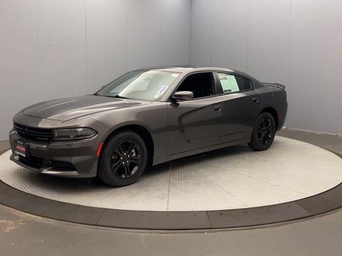Used 2022 Dodge Charger SXT w/ Leather Interior Group RWD image 9