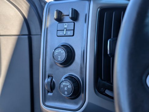 Used 2018 Chevrolet Silverado 1500 LT w/ All Star Edition image 6