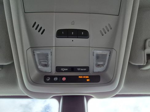 Used 2018 Chevrolet Equinox LT image 17