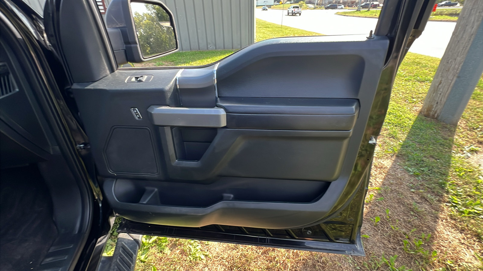 Used 2016 Ford F150 XLT w/ Equipment Group 301A Mid AWD/4WD image 19