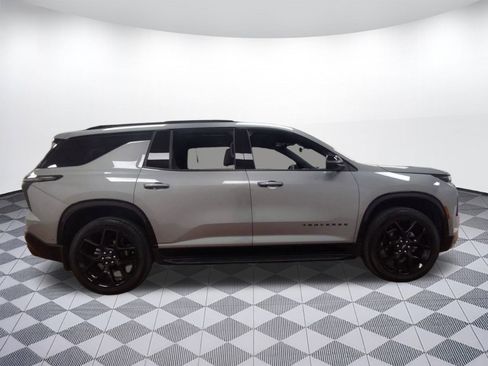 Used 2024 Chevrolet Traverse RS image 5