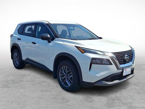 Used 2023 Nissan Rogue S AWD/4WD image 7