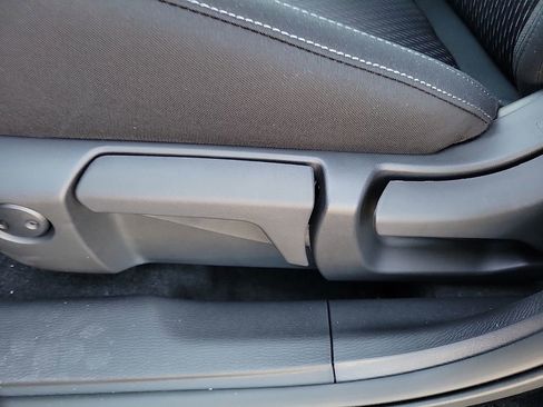 New 2026 Mitsubishi Outlander ES image 13