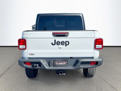 Certified 2024 Jeep Gladiator Sport image 6