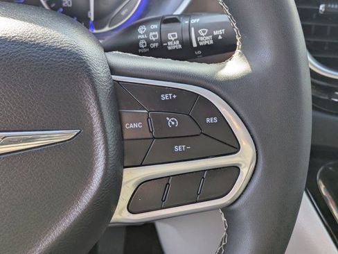 Used 2023 Chrysler Voyager LX image 24