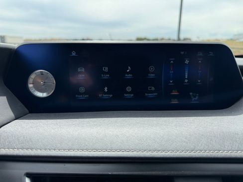 Used 2019 Lexus UX 250h w/ Premium Package AWD/4WD image 26