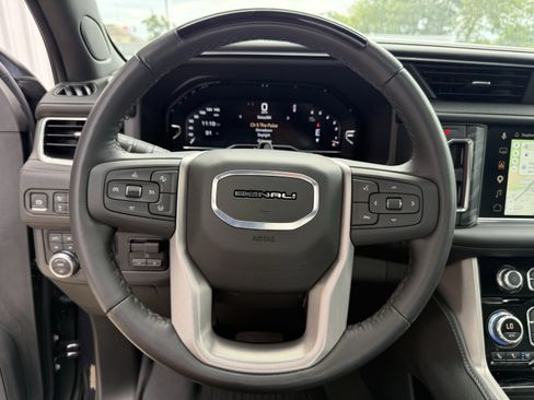 Used 2024 GMC Yukon XL Denali w/ Advanced Technology Package AWD/4WD image 14