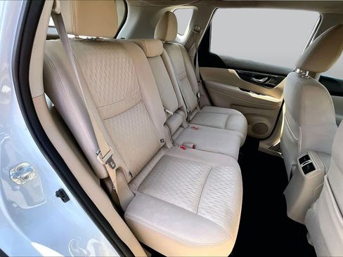 Used 2017 Nissan Rogue S FWD image 20