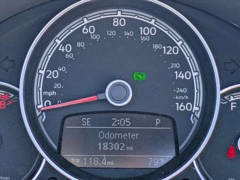 Used 2019 Volkswagen Beetle 2.0T FWD image 12