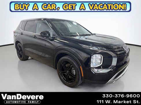 Used 2024 Mitsubishi Outlander SE Black Edition FWD image 1