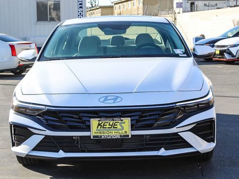 New 2025 Hyundai Elantra Limited image 2