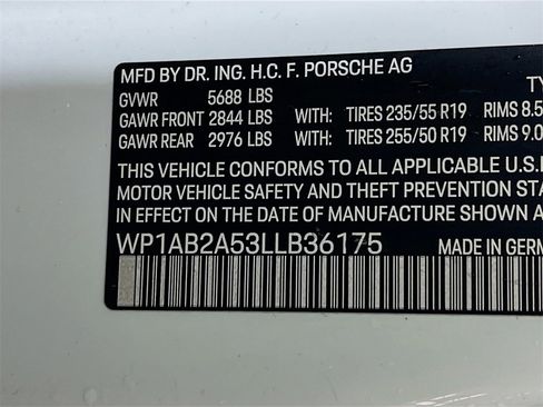 Used 2020 Porsche Macan S image 34