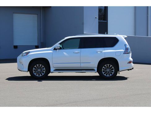 Used 2015 Lexus GX 460 Luxury AWD/4WD image 2