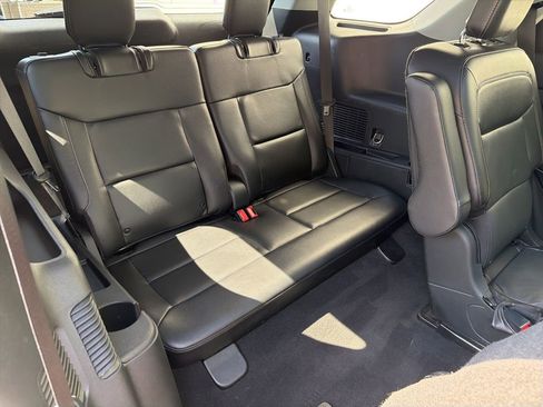 Used 2022 Ford Explorer Limited w/ Equipment Group 301A RWD image 27