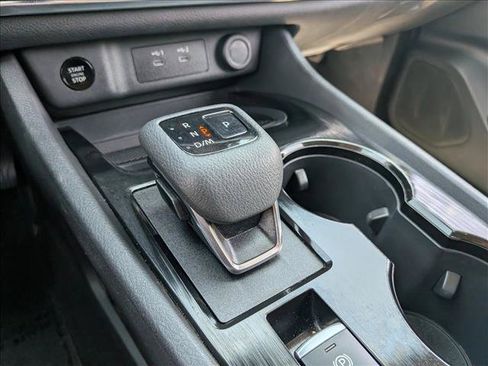 Used 2025 Nissan Rogue SV FWD image 18