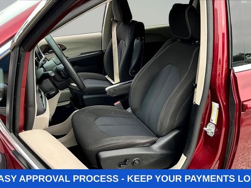 Used 2020 Chrysler Voyager LX FWD image 25