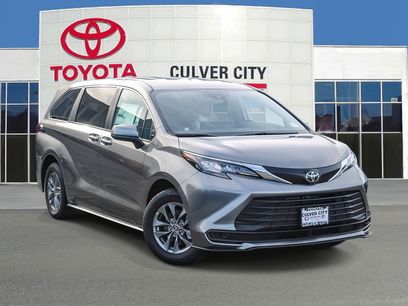 New 2026 Toyota Sienna LE