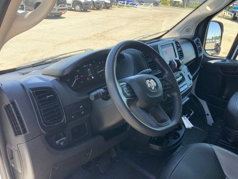 Used 2025 RAM ProMaster 2500 w/ Convenience Group FWD image 18