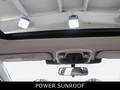 Used 2024 Subaru Outback Premium AWD/4WD image 21
