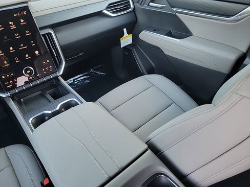 New 2026 GMC Acadia Elevation w/ Elevation Premium Package image 13