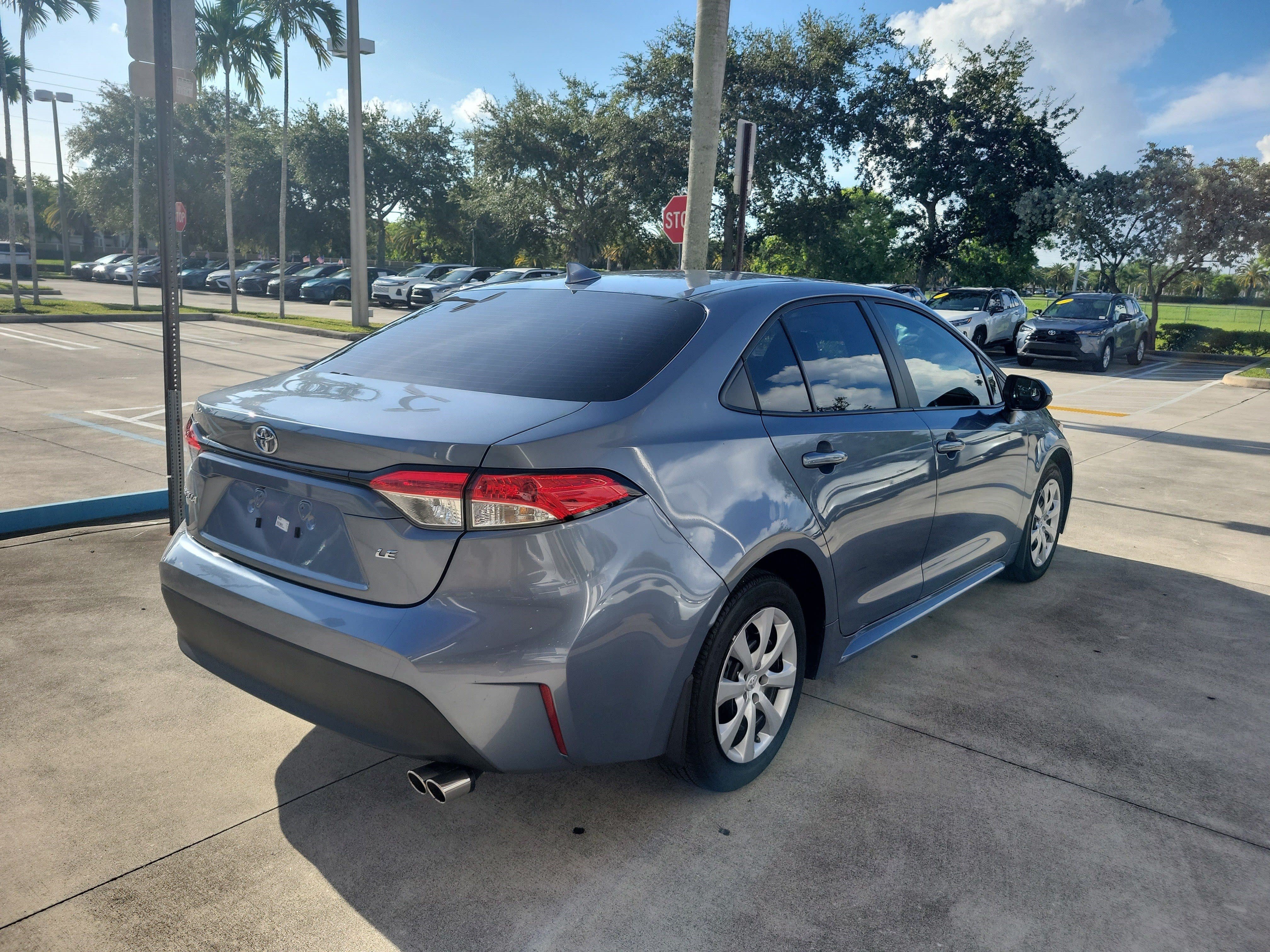 Used 2025 Toyota Corolla LE FWD image 7