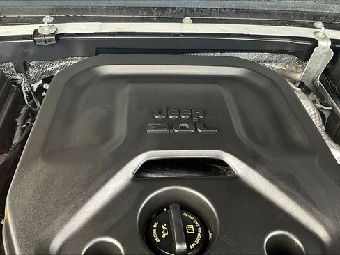 Used 2025 Jeep Wrangler Unlimited Sport AWD/4WD image 31