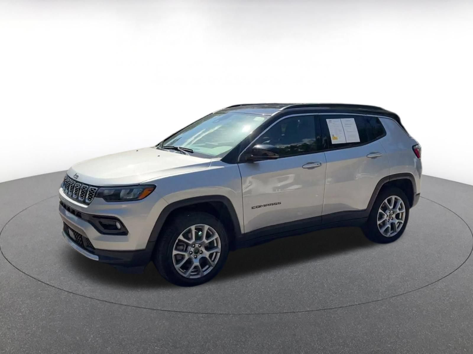 Used 2025 Jeep Compass Limited AWD/4WD image 7