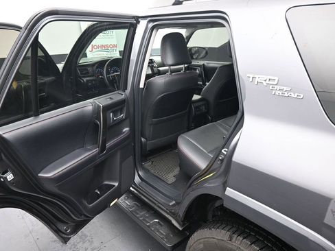 Used 2019 Toyota 4Runner TRD Off-Road Premium image 18